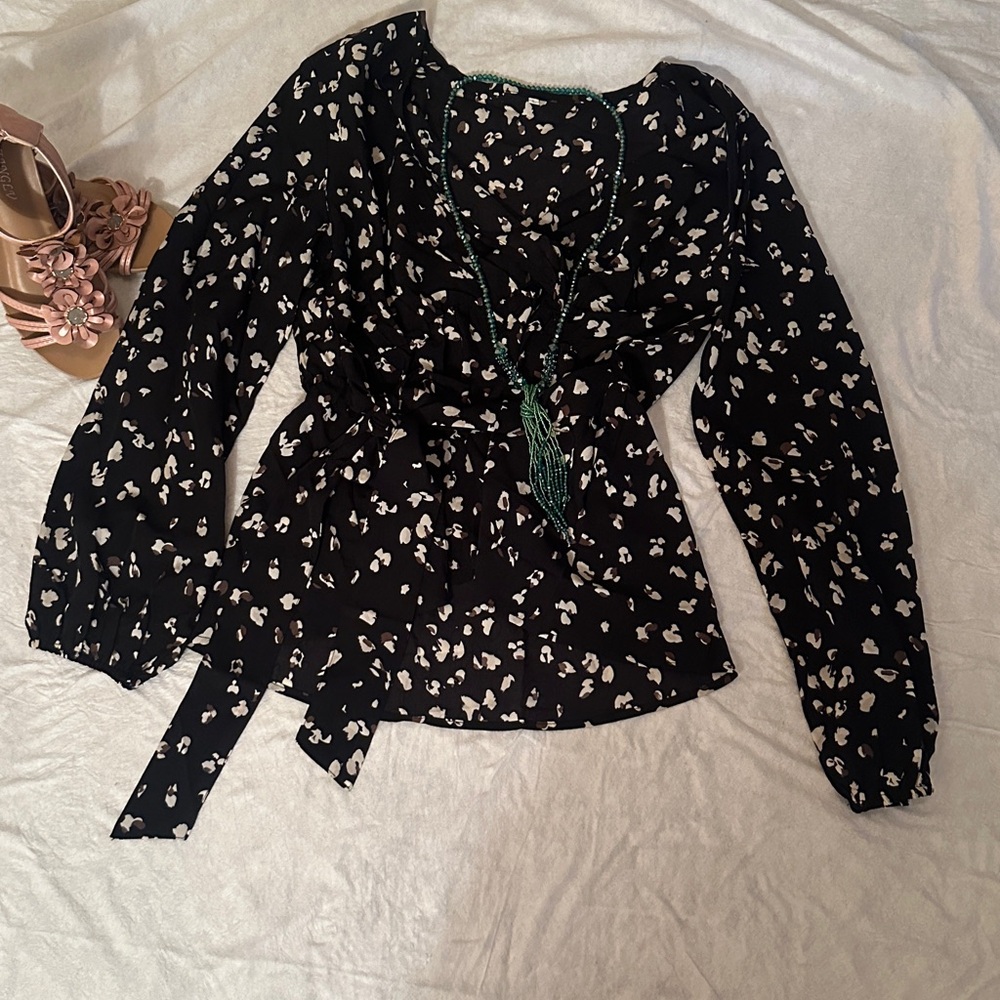 Chic Black and White Patterned Blouse